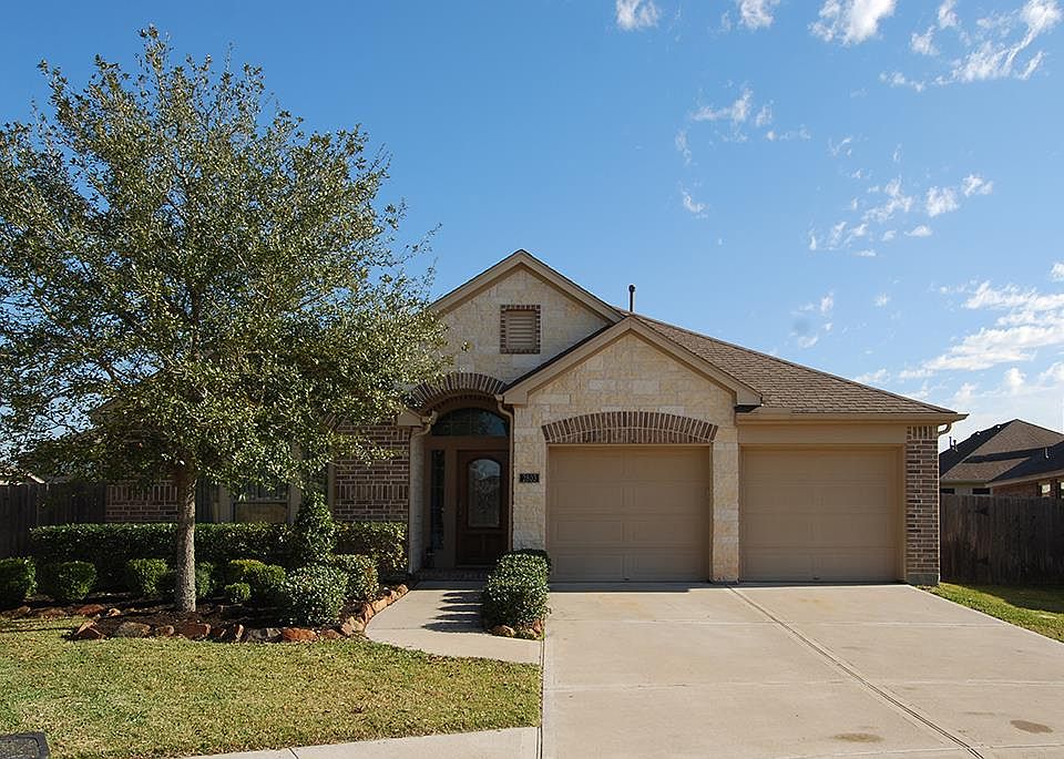 1st image of 2803 Enchanted Lake Dr