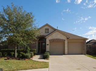 2803 Enchanted Lake Dr, Pearland, TX 77584