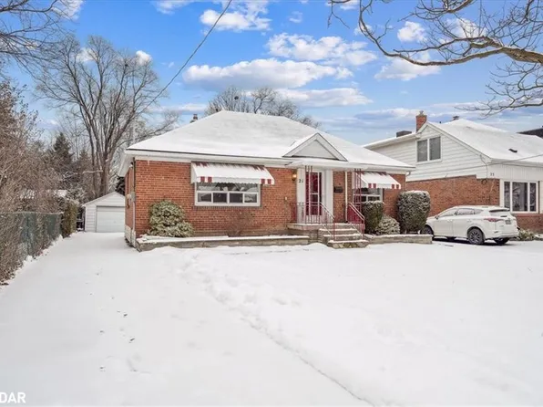 21 Shaver Ave S, Toronto, ON M9B 3S9