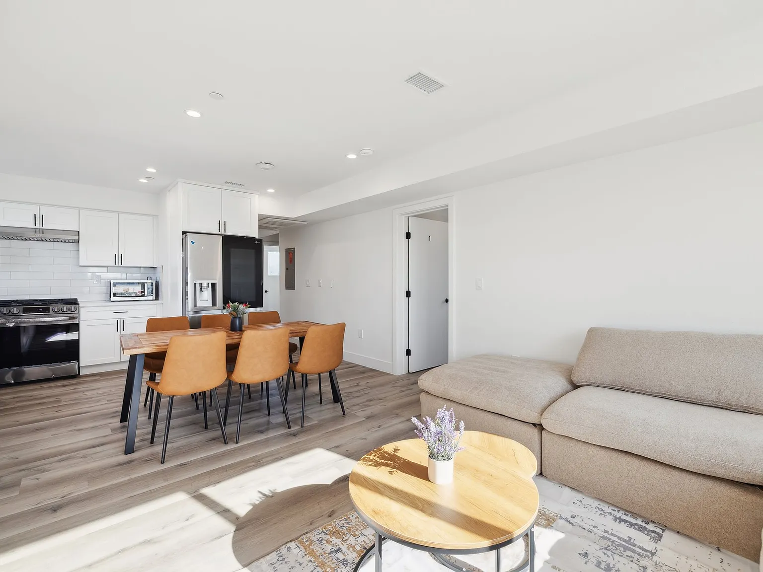 1348 W 35th Pl- USC DPS — Photo 3