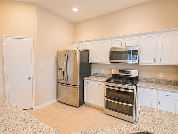 5th image of 15118 Faircrest Dr