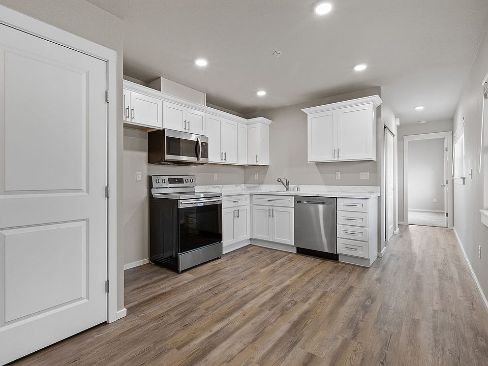 1st image of 3714 Yakima Ave #204