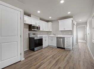 3714 Yakima Ave #204, Tacoma, WA 98418