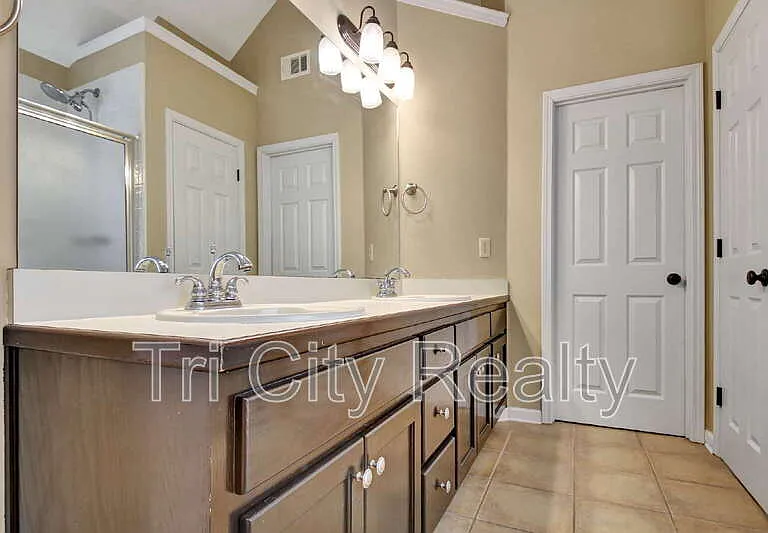 49 Montrose Ln — Photo 64