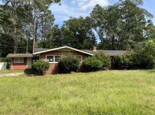 665 S Elm St, Jesup, GA 31546