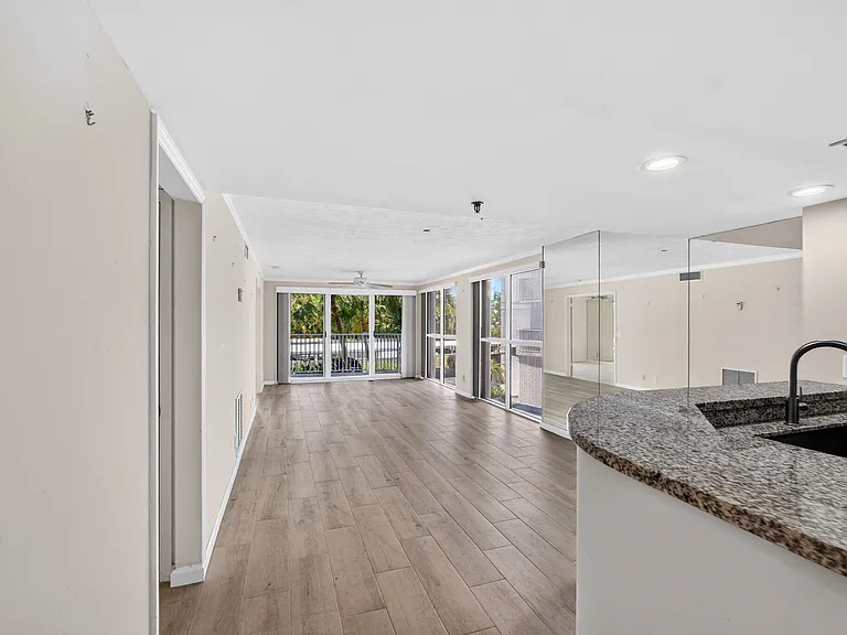 3901 S Flagler Dr #204 — Photo 8