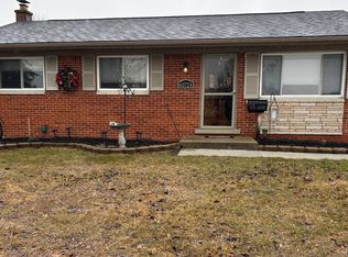 40724 Pickett Ridge Rd, Sterling Heights, MI 48313