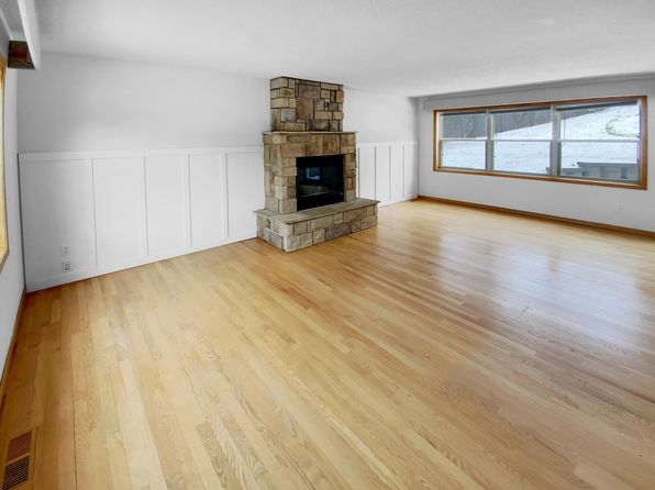 3017 Rainier Ct, Burnsville, MN 55337