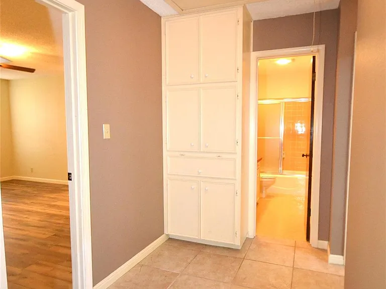 8833 Tallwood Dr — Photo 13