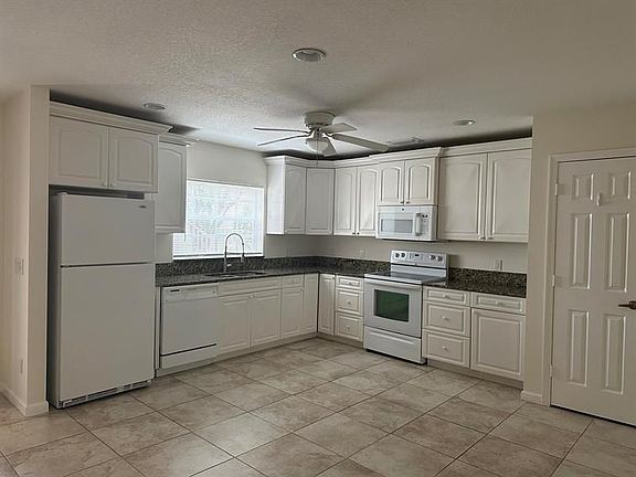 3rd image of 2088 SE Wild Meadow Cir