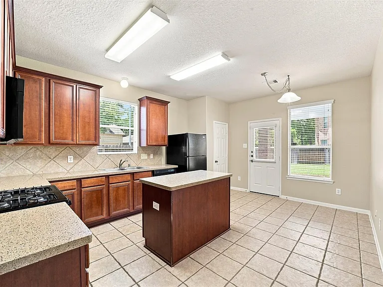16726 Vivian Point Ln — Photo 9