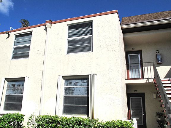 2nd image of 9 Willowbrook Lane #201