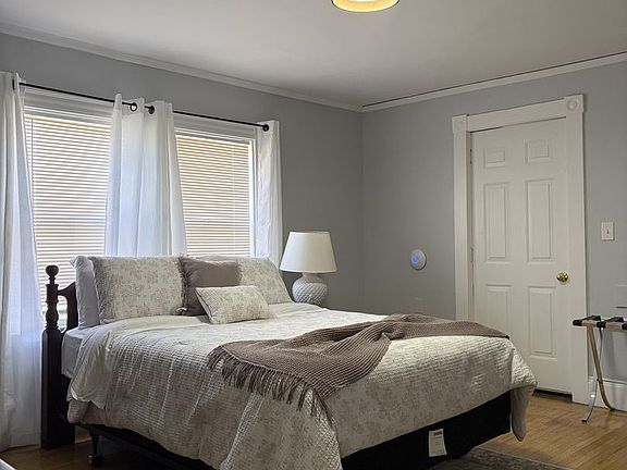 5th image of 92 Mount Auburn St #2