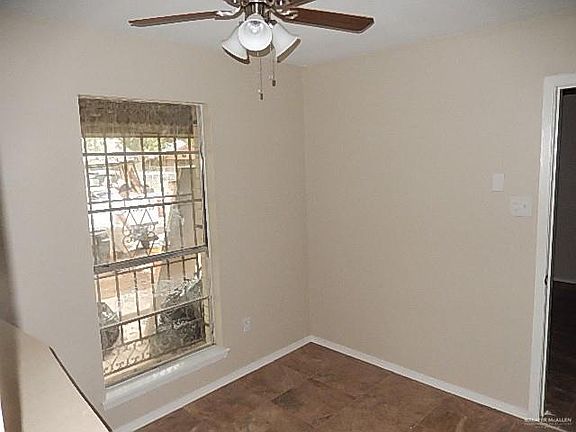 3rd image of 918 Loma Linda