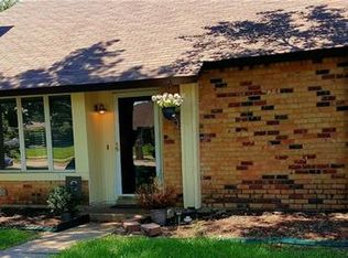 211 Elmwood Pl, Garland, TX 75043