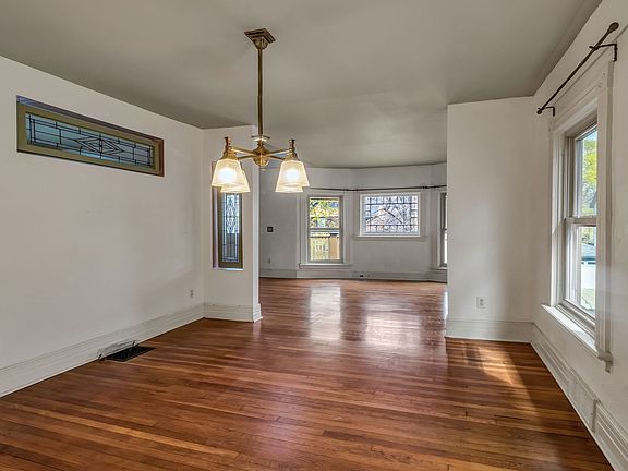 5th image of 589 Breckenridge St #2