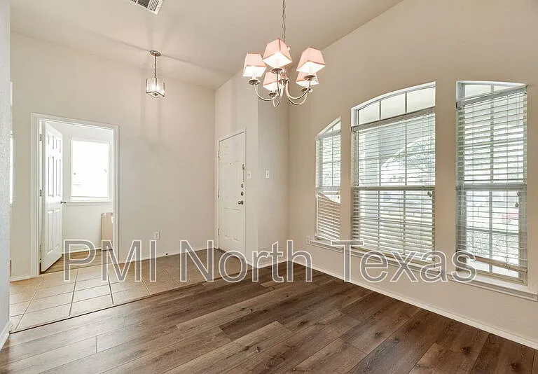 9705 Meadow Rue Dr — Photo 5