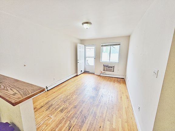 3rd image of 2536 14th St APT 1