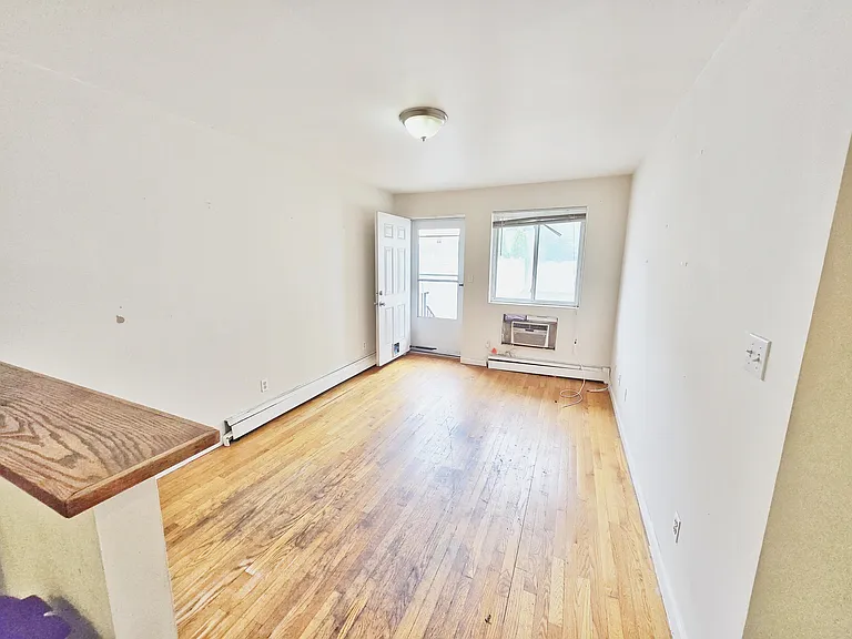 25-36 14th St #1 — Photo 3