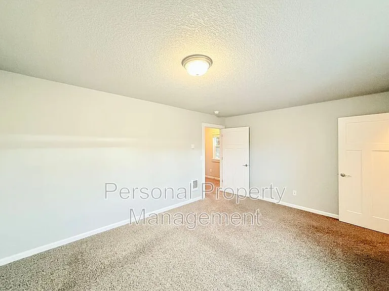 12600 NE 49th St #E — Photo 14