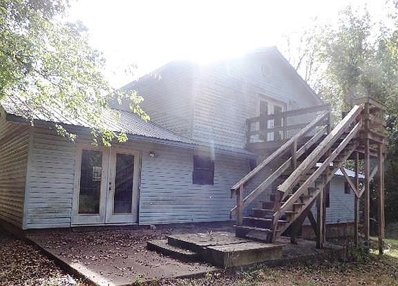 2nd image of 700 W Choctaw St