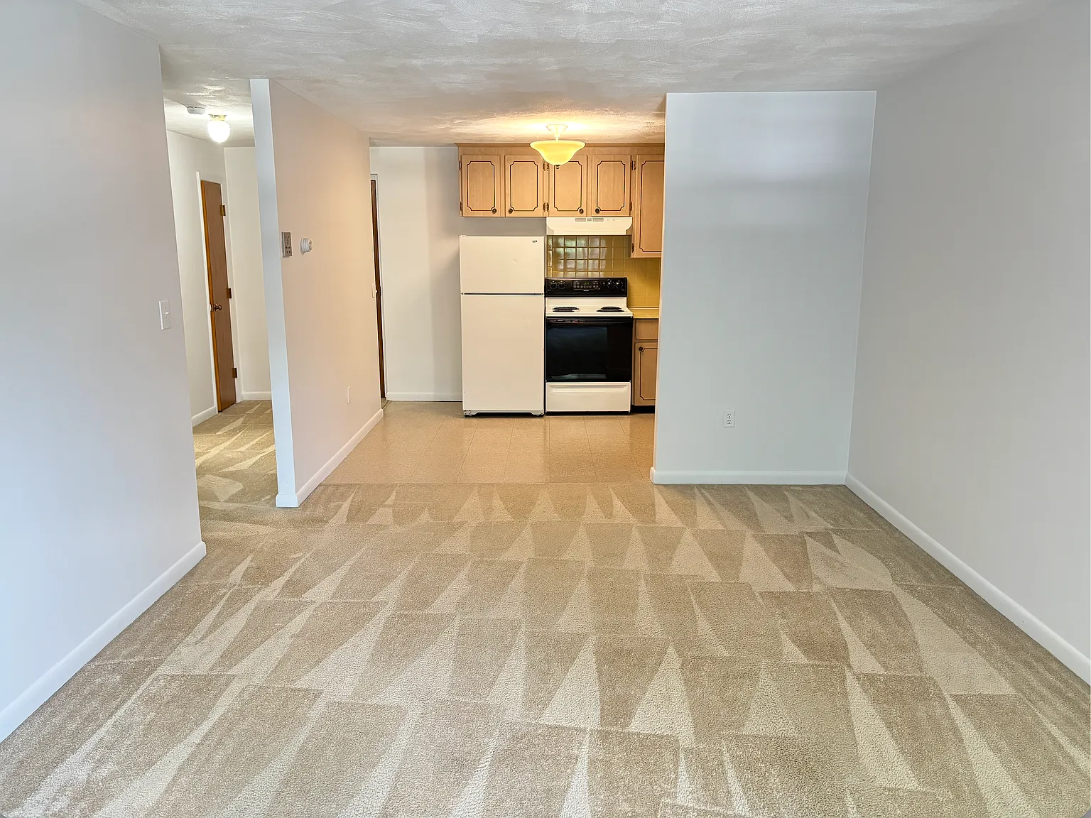 Lexington St Apartments — Photo 3