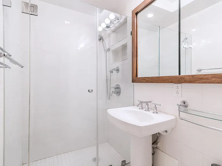 30 E 22nd St #6B — Photo 4