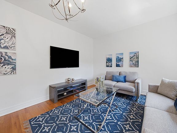 5th image of 714 W Barry Ave APT 3