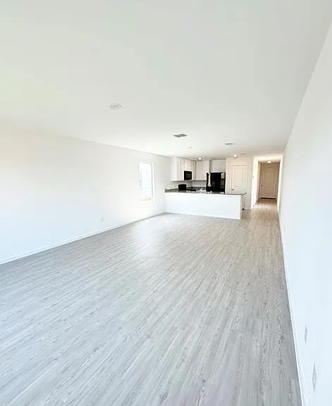 908 Grebe Dr — Photo 6