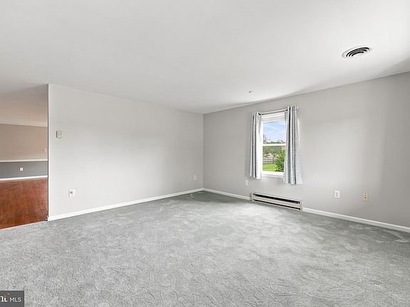 5th image of 341 Winding Oak Dr