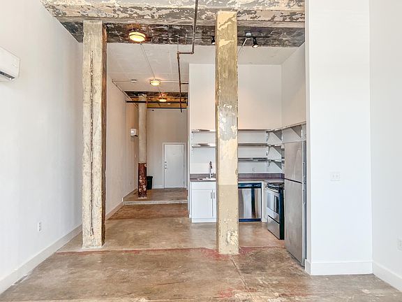 3rd image of 2450 Roosevelt Ave APT 123