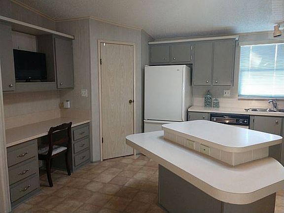 4th image of 722 Lake Larch Dr #298