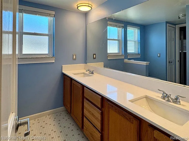 34528 Hawke Dr — Photo 11