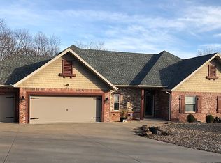 11 Renfrew Dr, Bella Vista, AR 72715