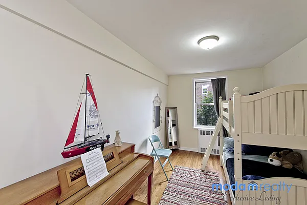 Sold by Moda Realty | media 26