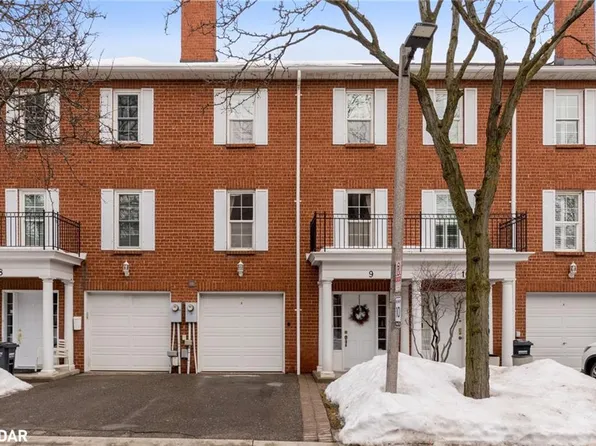 9 Stornwood Ct, Brampton, ON L6W 4H5