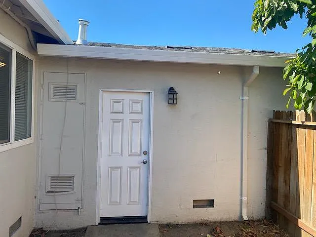 1351 E Oak Ave — Photo 24