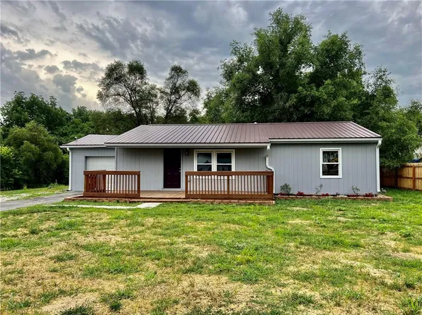 1009 W Main St, Richmond, MO 64085