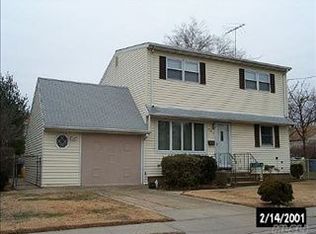 185 11th St, Bethpage, NY 11714