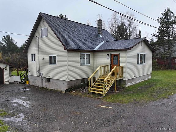 2nd image of 152 Birch St