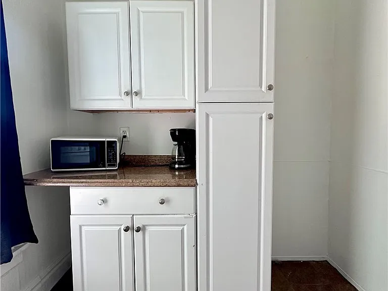 912 Lafayette Ave — Photo 10