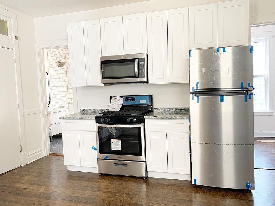 1st image of 3642 W Belmont Ave APT 2R