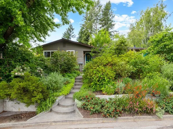 7960 Bella Vista Drive, Sebastopol, CA 95472