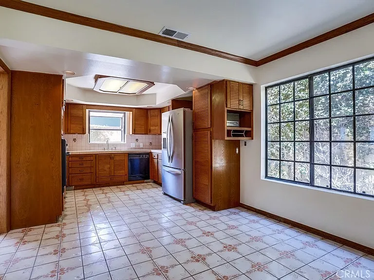 1307 Mackay Ln — Photo 16