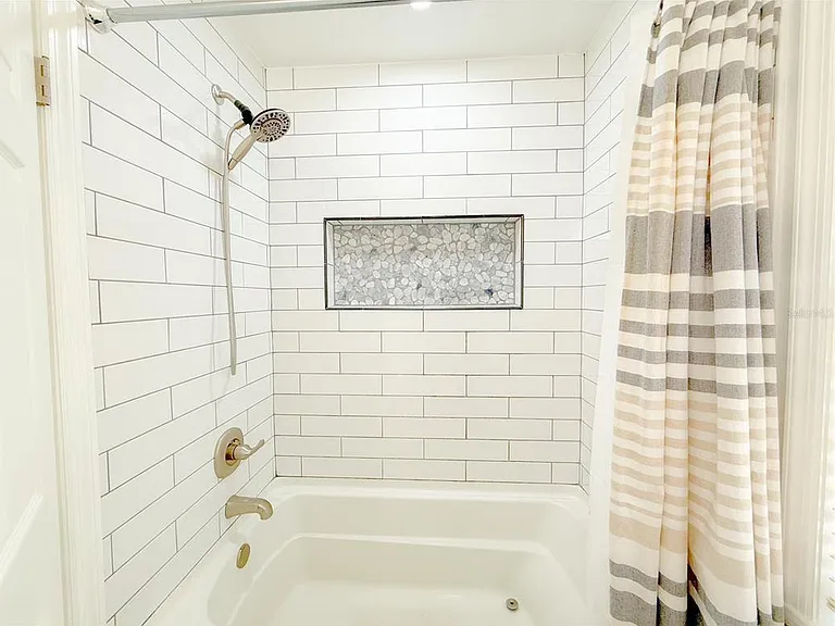 2827 Sanctuary Ln — Photo 33