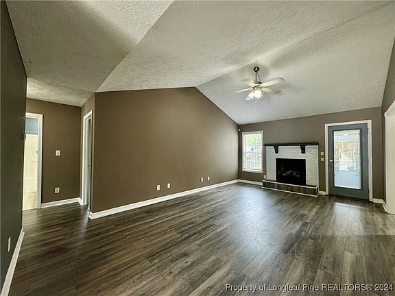 3rd image of 3944 Eastdale Dr