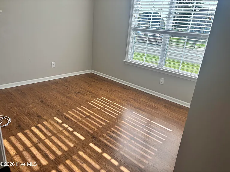 625 Jade Ln — Photo 17