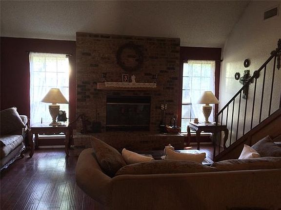 2nd image of 4605 Bellefontaine Ct
