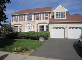 2 Alexis Ln, Edison, NJ 08820