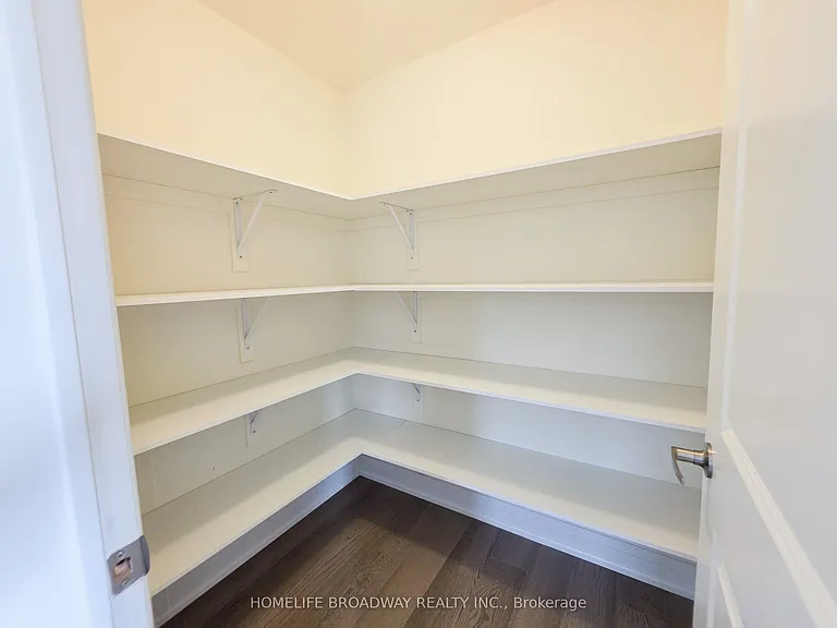 51 Mumbai Dr — Photo 13